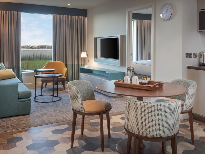 Staybridge Suites London - Heathrow Bath Road 30