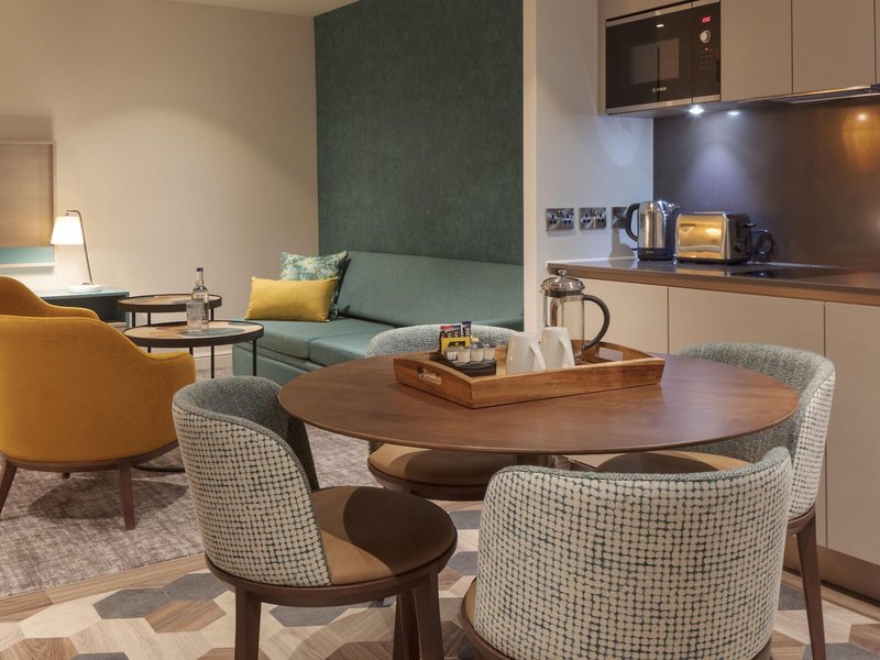 Staybridge Suites London - Heathrow Bath Road 43