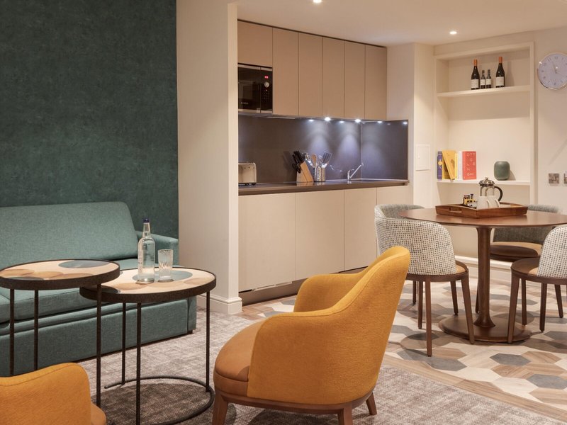 Staybridge Suites London - Heathrow Bath Road 44