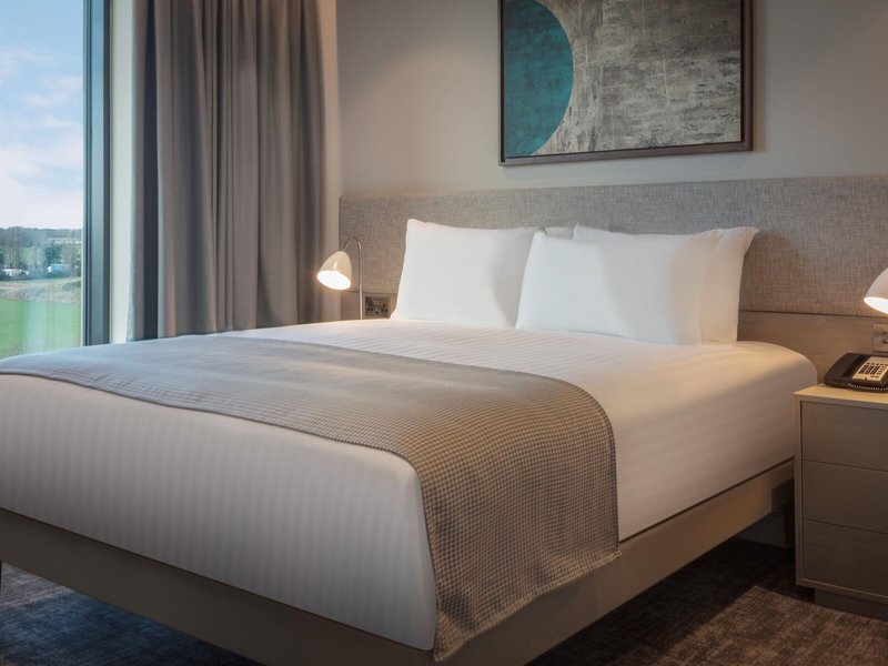 Staybridge Suites London - Heathrow Bath Road 50