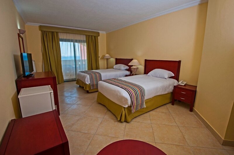 Sun & Sea Hotel 4
