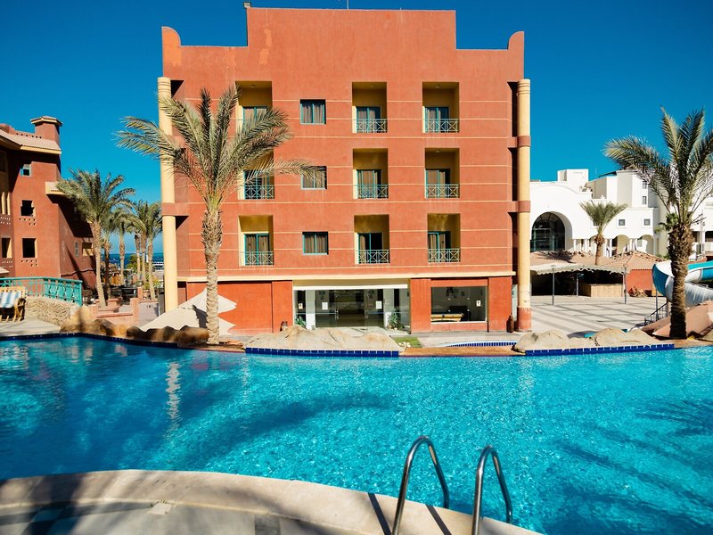 Sun & Sea Hotel 8