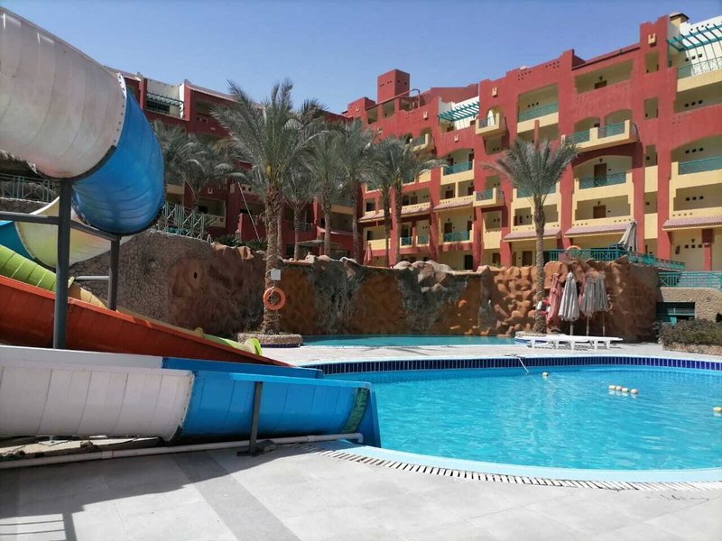 Sun & Sea Hotel 10