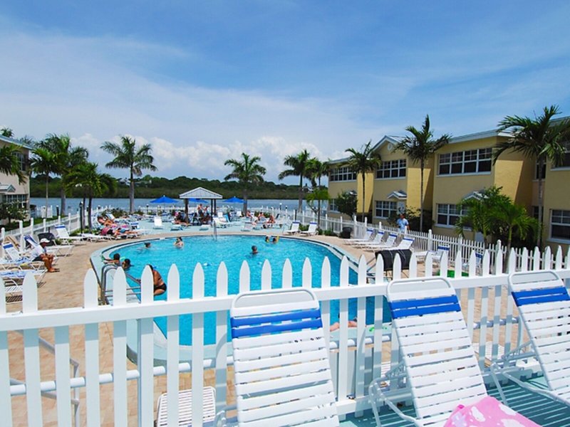 Barefoot Beach Resort 6