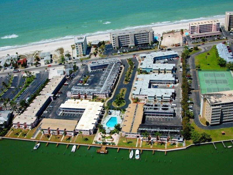 Barefoot Beach Resort 7