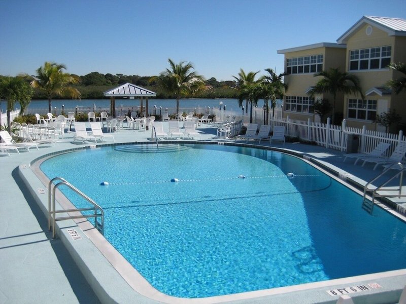 Barefoot Beach Resort 8