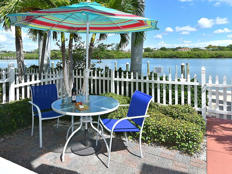 Barefoot Beach Resort 13