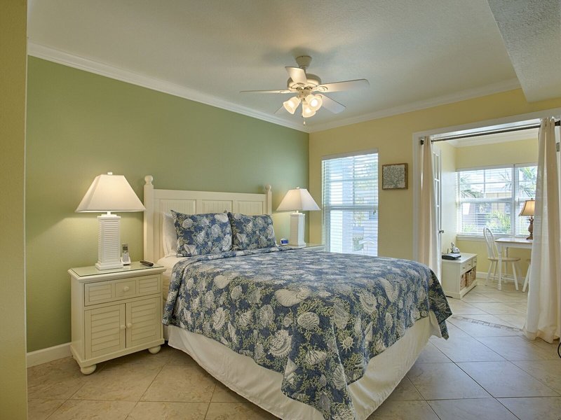 Barefoot Beach Resort 24