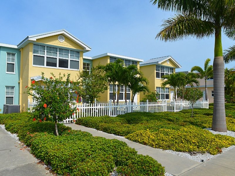 Barefoot Beach Resort