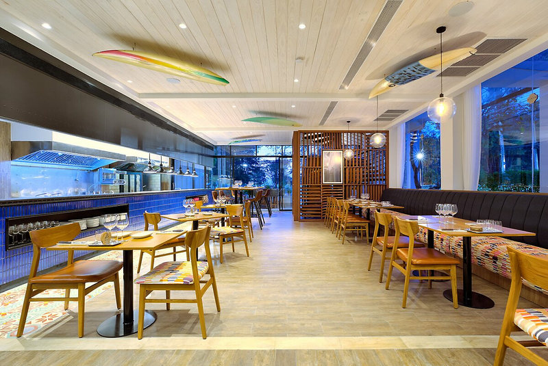 Outrigger Surin Beach Resort 8