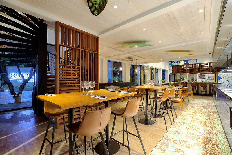 Outrigger Surin Beach Resort 10