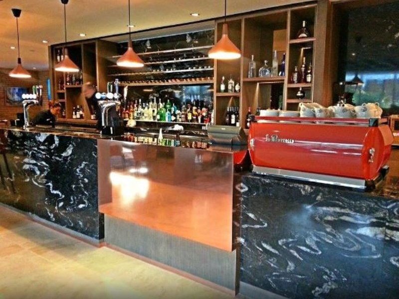 Clayton Hotel Chiswick 10