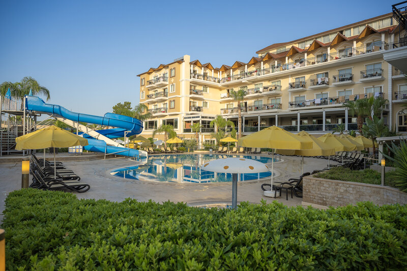L Oceanica Beach Resort Hotel 2