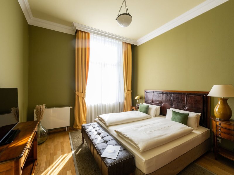 Louisa's Place 36