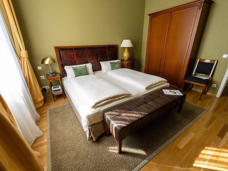 Louisa's Place 37