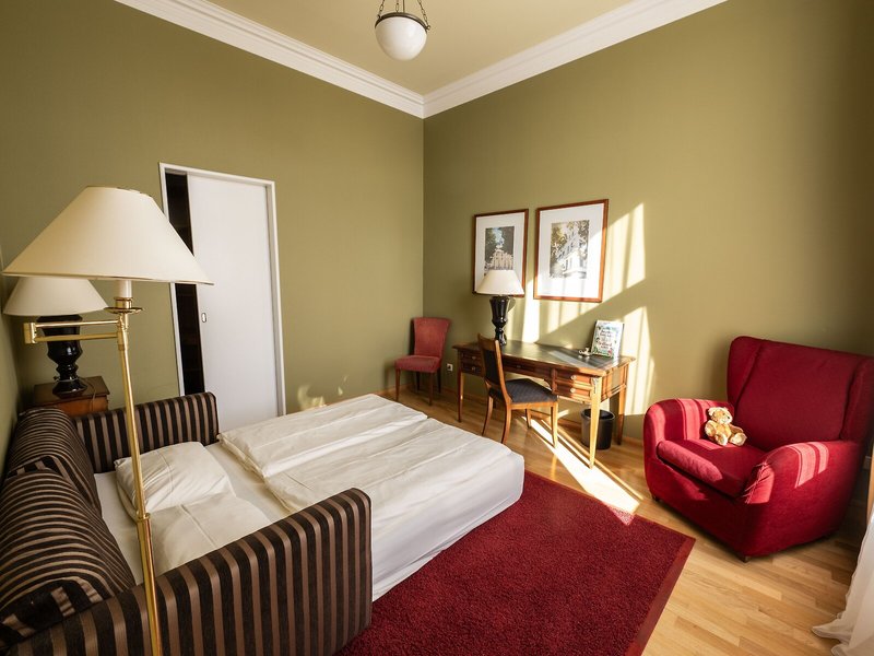 Louisa's Place 38
