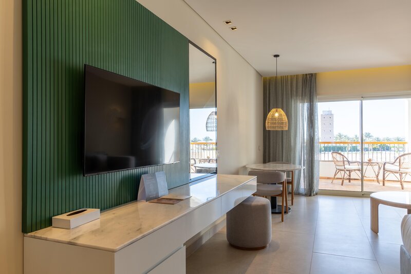 Hotel Fort Arabesque West Bay 100