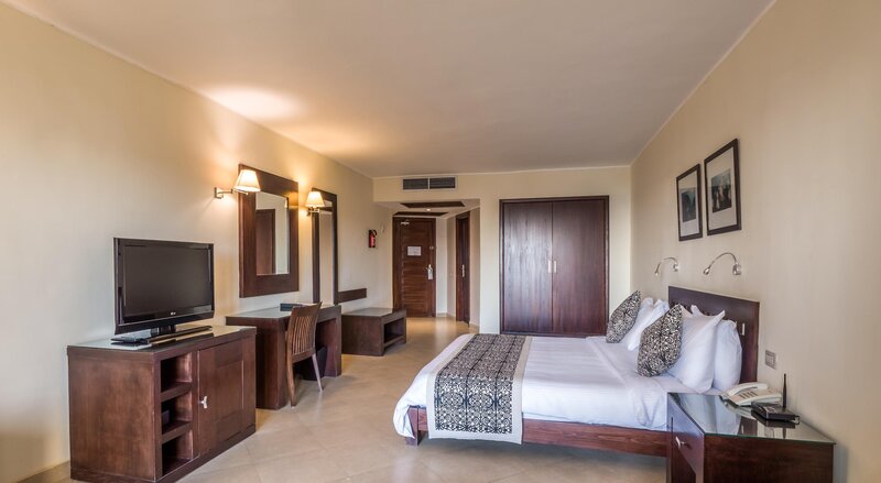 Fort Arabesque - The West Bay 50