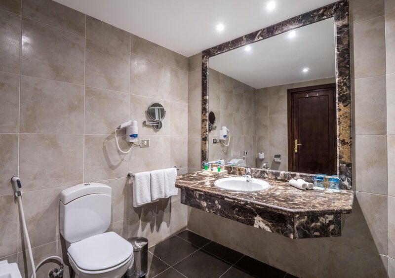 Hotel Fort Arabesque West Bay 85 - Bathroom Example