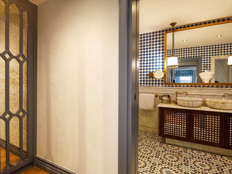 Hagia Sofia Mansions Istanbul, Curio Collection by Hilton 50