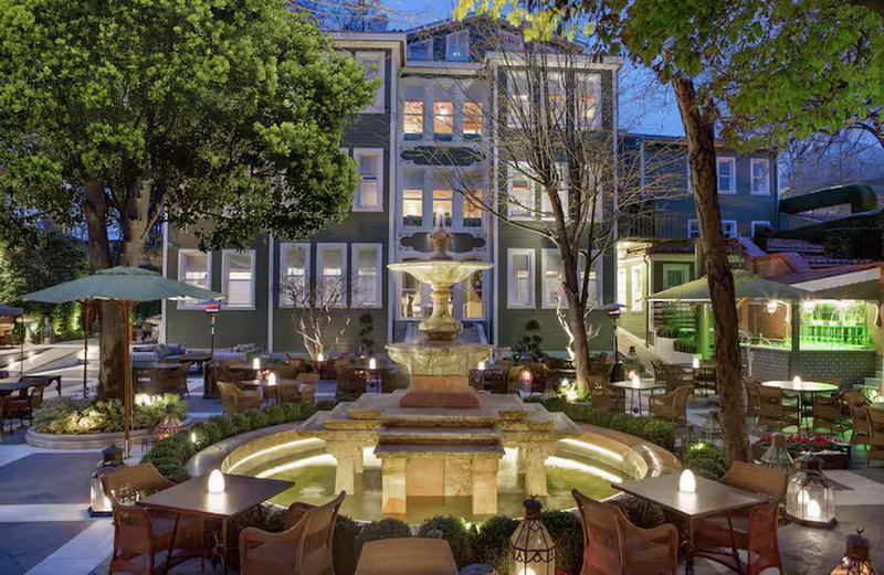Hagia Sofia Mansions Istanbul, Curio Collection by Hilton 2