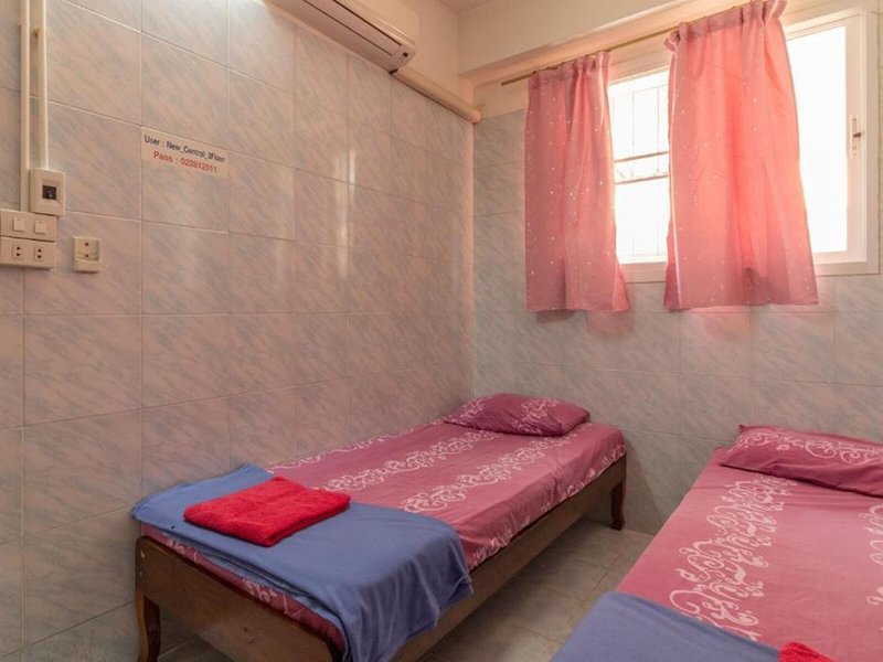 New Central Guesthouse 11