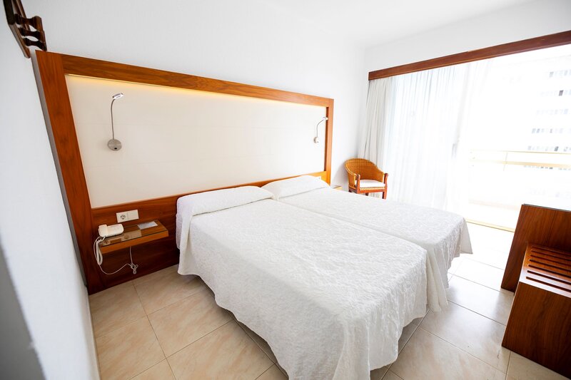 Hotel Biniamar 13