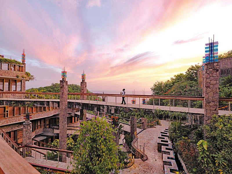 Jade Mountain 11