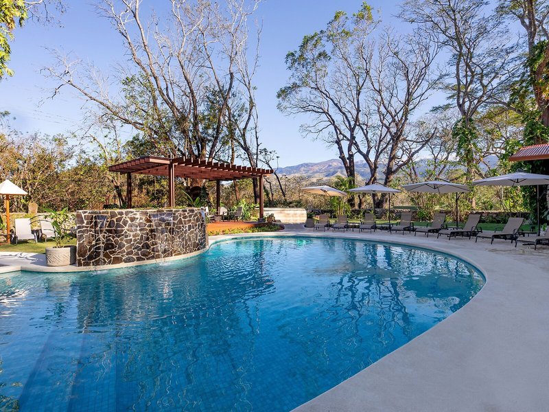 Hotel Hacienda Guachipelín 11