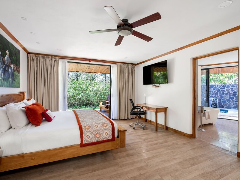 Hotel Hacienda Guachipelín 40