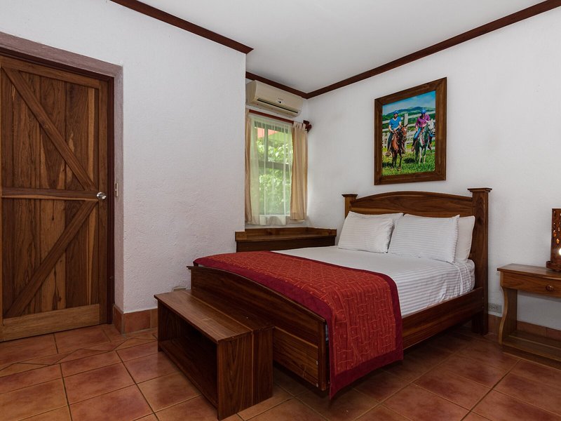 Hotel Hacienda Guachipelín 41