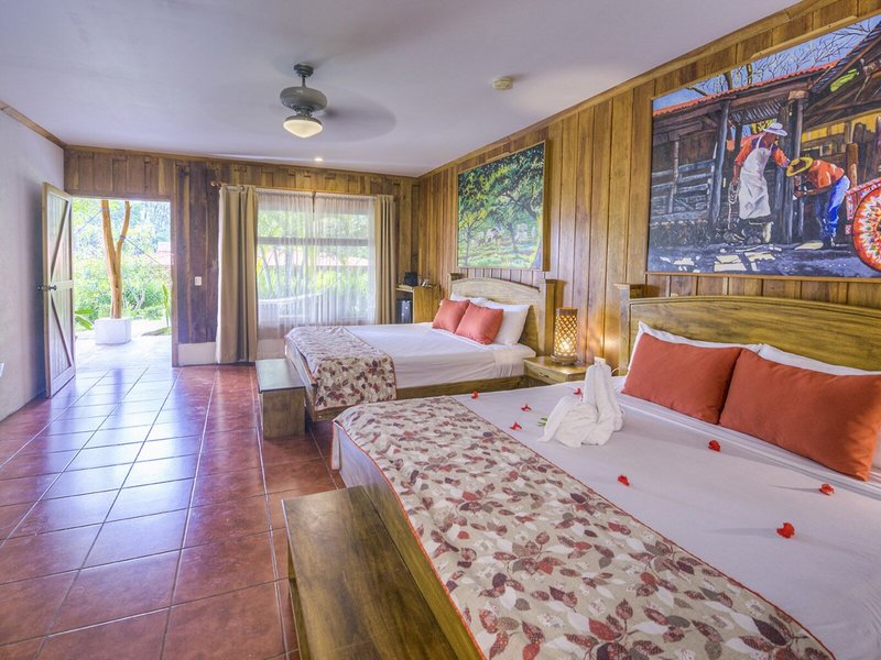 Hotel Hacienda Guachipelín 43