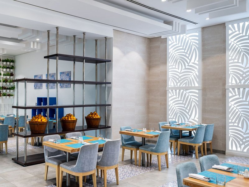 Four Points by Sheraton Sharjah 18