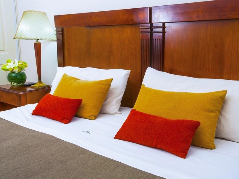 Reconquista Garden 23 - Room Example