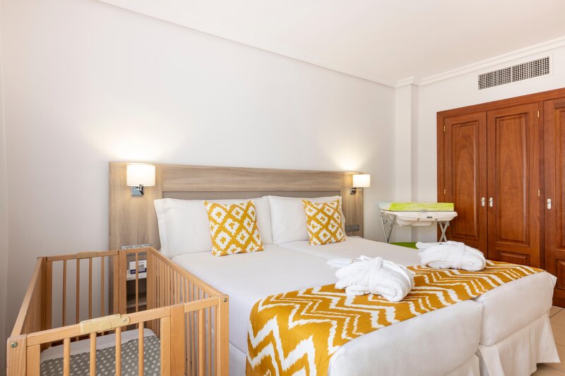 Be Live Family Costa Los Gigantes 14