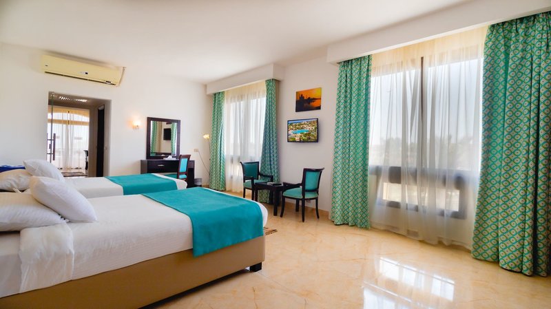 Elphistone Resort 30