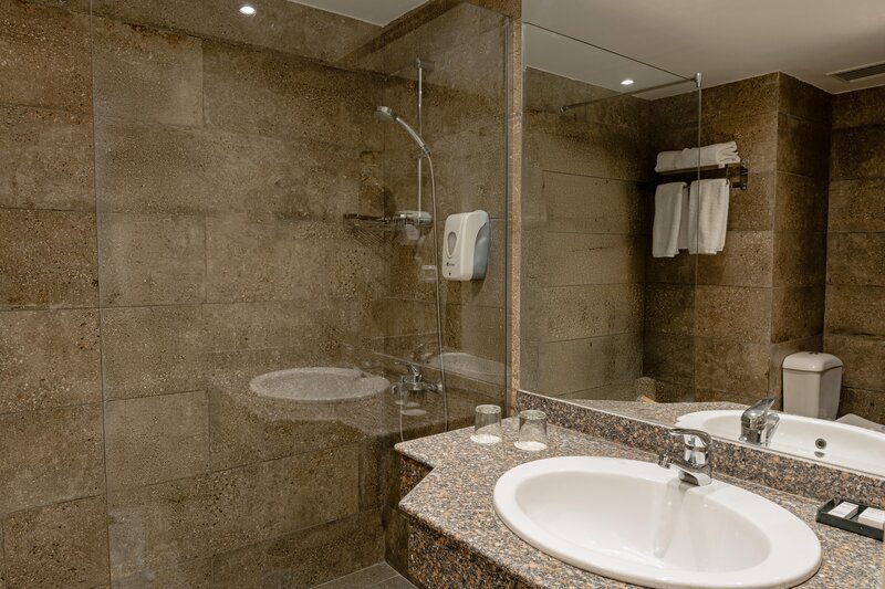 Elphistone Resort 22