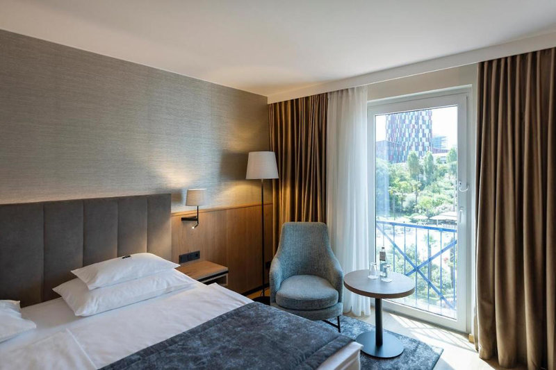 Rogner Hotel Tirana 12