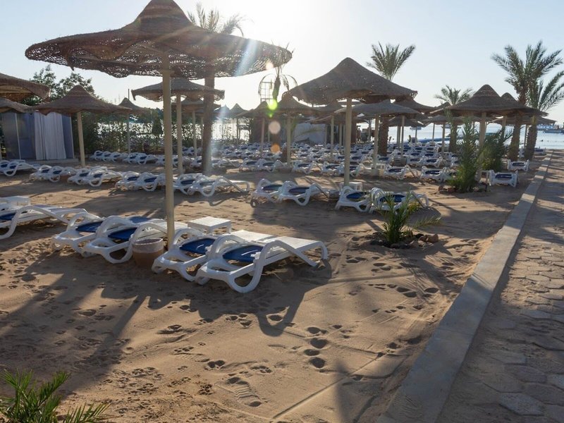 Cataract Layalina Resort 14 - Beach