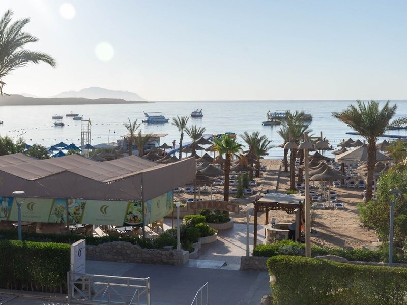 Cataract Layalina Resort 15 - Beach