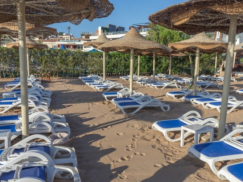 Cataract Layalina Resort 17 - Beach