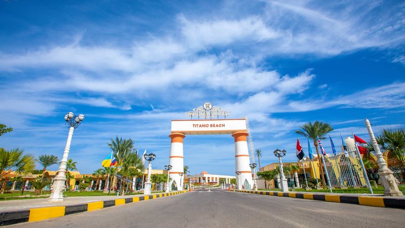 Titanic Beach Spa & Aqua Park 2