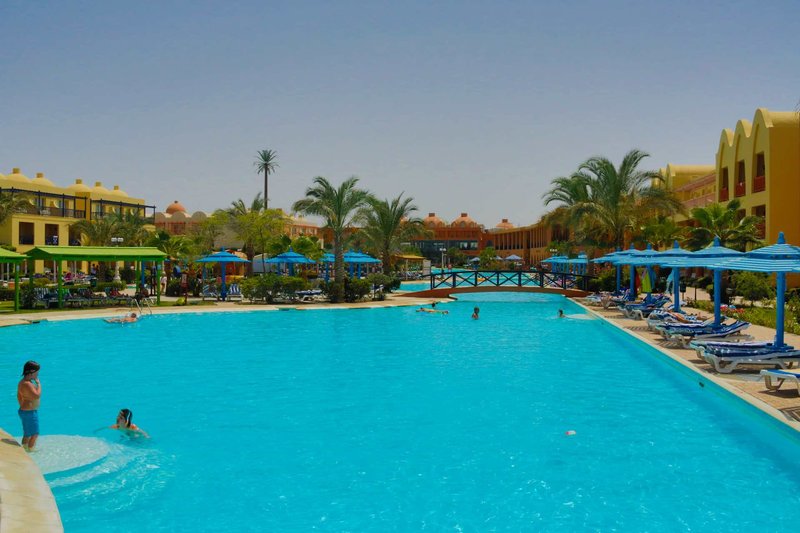 Titanic Beach Spa & Aqua Park 9