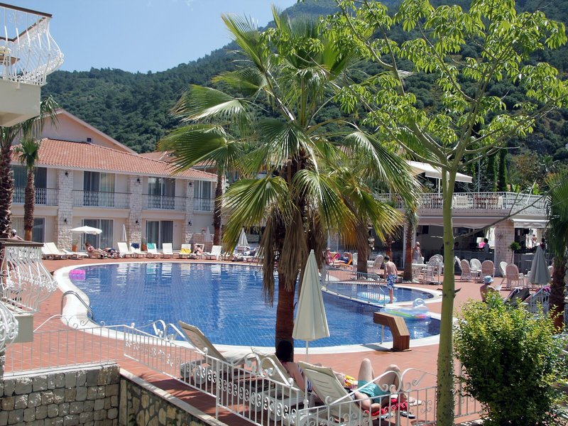 Blue Lagoon Delux Hotel 2