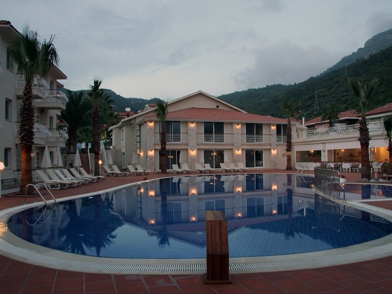 Blue Lagoon Delux Hotel 5