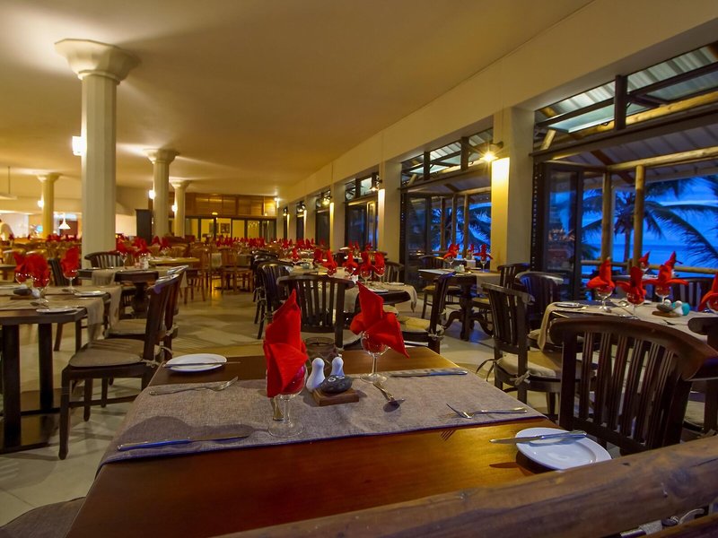 Le Peninsula Bay Beach Resort & Spa 21