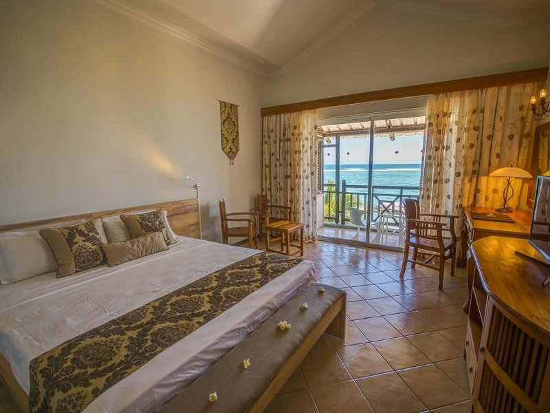 Le Peninsula Bay Beach Resort & Spa 29