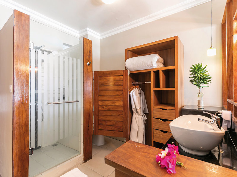 Le Peninsula Bay Beach Resort & Spa 15