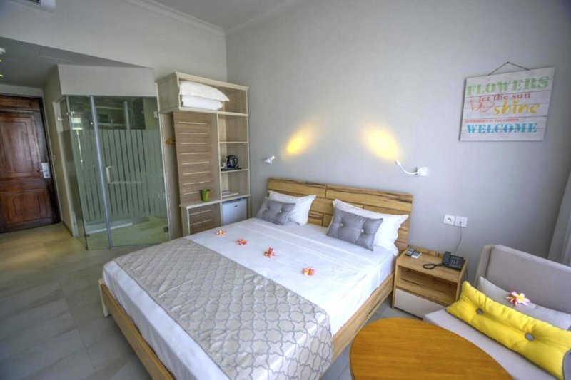 Le Peninsula Bay Beach Resort & Spa 9