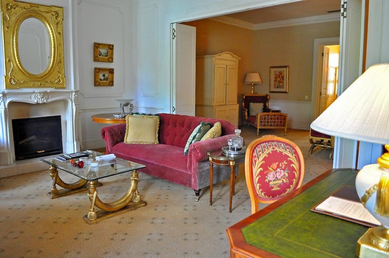 Fairlawns Boutique 15